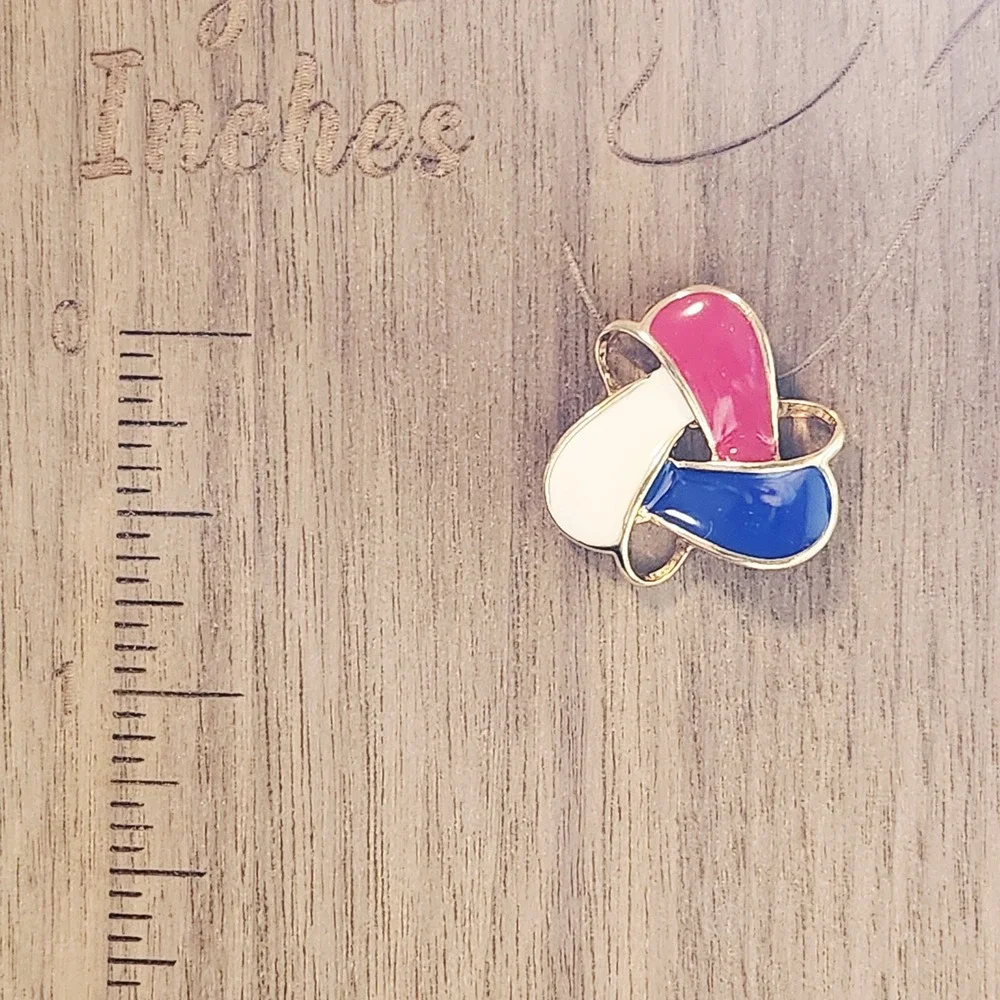 Red White Blue Enamel Gold Tone Abstract Knot Stud Earrings Patriotic .75 inches